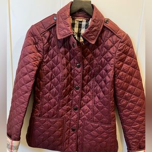 Barely used BURBERRY KENCOTT in BURGUNDY